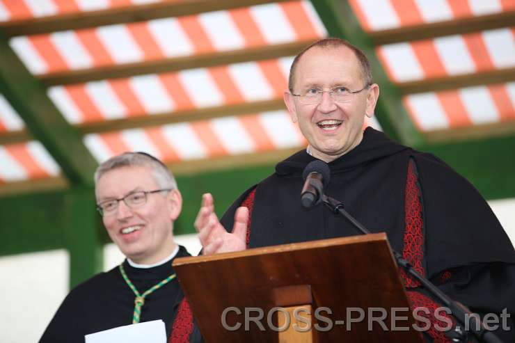 2015.04.30_18.02.18.JPG - Der gut gelaunte Rektor und Verantwortliche für den über alle Erwartungen erfolgreichen Hochschulausbau: P.Karl Wallner.