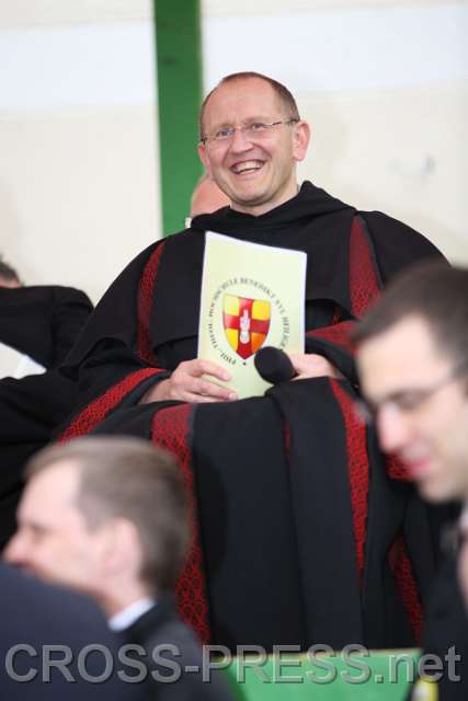 2015.04.30_18.03.15_84.JPG - "Es ist vollbracht." :) Der strahlende Rektor der Hochschule, P.Karl Wallner.