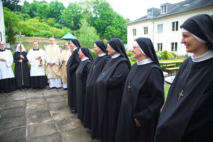 Ewige Profess von Sr.Faustine u. Sr.Nathanaela OSB