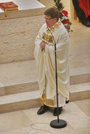 Ewige Profess von Sr.Faustine u. Sr.Nathanaela OSB Hauptzelebrant Prior P. Virgil Steindlmüller OSB (Erzabtei St. Peter) hielt auch die Predigt.