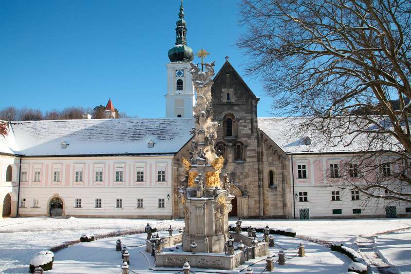 2016.01.22_12.29.39.r Stift Heiligenkreuz im Winter