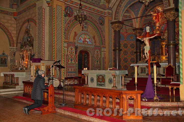 2016.02.14_16.18.39.JPG - Rosenkranz in der Herz Jesu-Kirche.