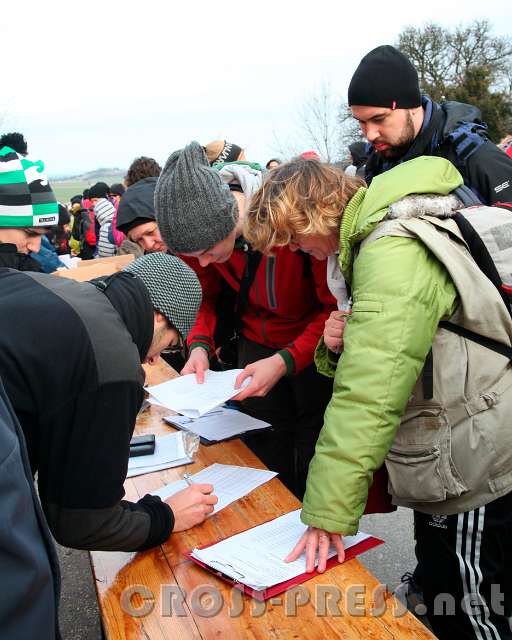 2016.03.12_07.29.48.jpg - Nach der Ankunft ging's gleich zur Anmeldung.