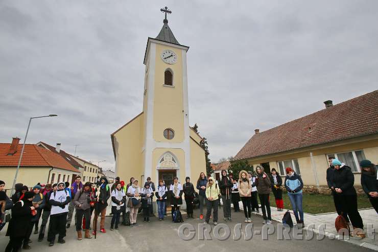 2016.03.12_13.39.33.jpg - 5. Station: Filialkirche zur Gottesmutter Maria in Röhrabrunn.