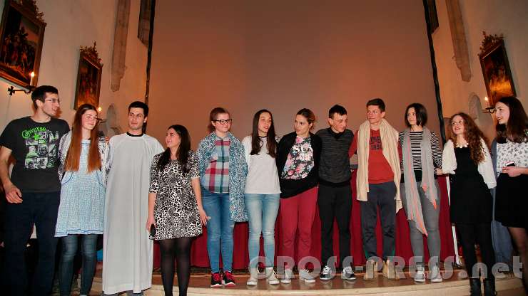 2016.03.12_19.49.28.jpg - Ein Skatch über Barmherzigkeit der Jugendlichen aus der Pfarre Dugo Selo in Kroatien.