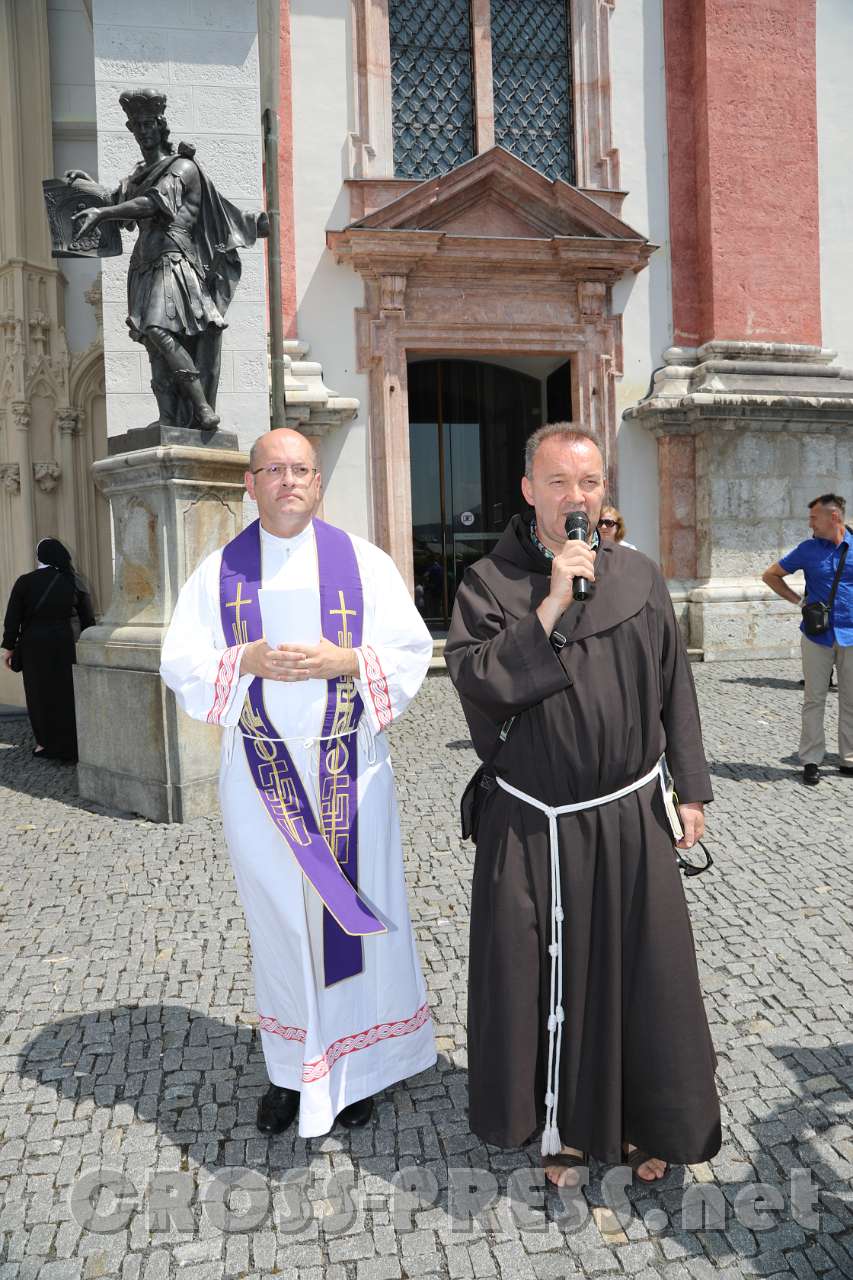 2017.06.24_14.05.00.jpg - Kreuzweg gestaltet von Fra Ilija Mijatović.