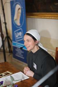 Radio Maria - VertiefungsTag Sr. Lioba spricht über die Bedeutung des Blutes des Lammes im Alten und Jesu Blut im Neuen Testament.