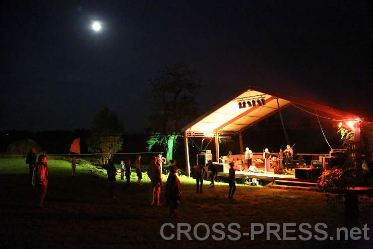 2014.09.05_21.01.33.jpg - "Das Großmütterchen Hatz"