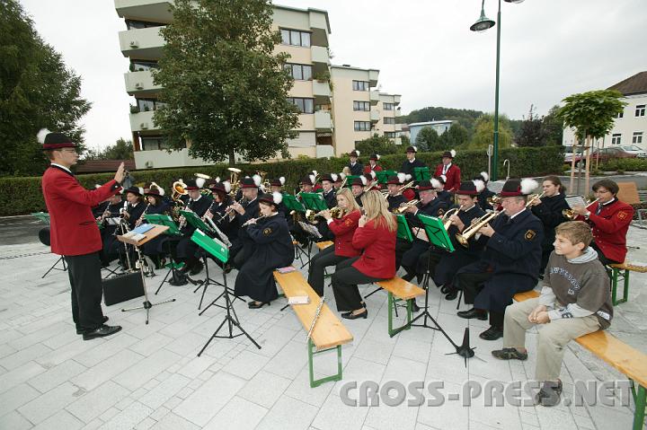 2008.09.21_10.56.16.JPG - Musikkapelle Haidershofen unter der Leitung von Christian Perndl.
