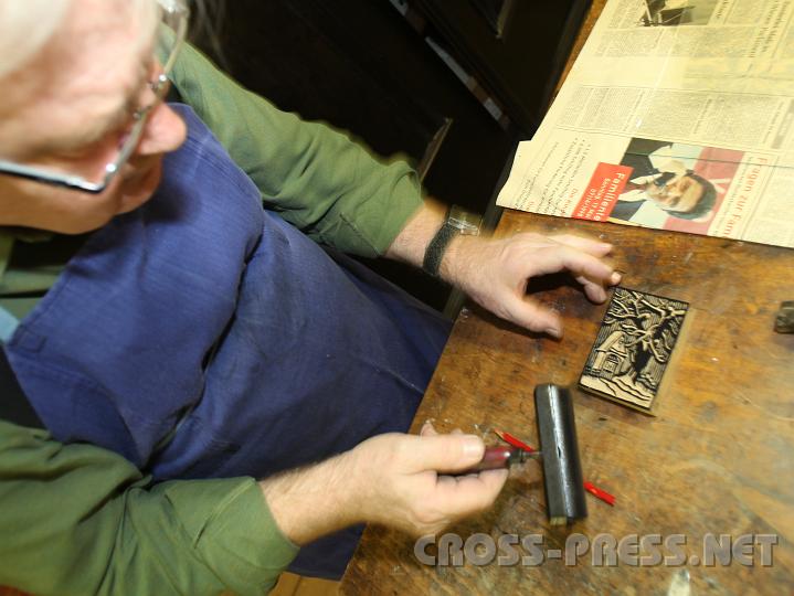 2009.12.02_20.41.54.jpg - Hier entsteht ein Holzdruck.