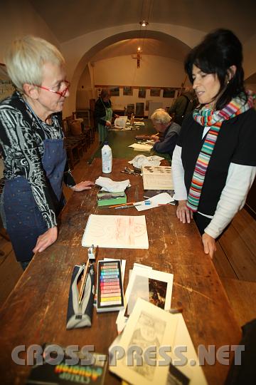 2009.12.02_21.05.20.jpg - Meinungs- und Erfahrungsaustausch unter Kolleginnen.