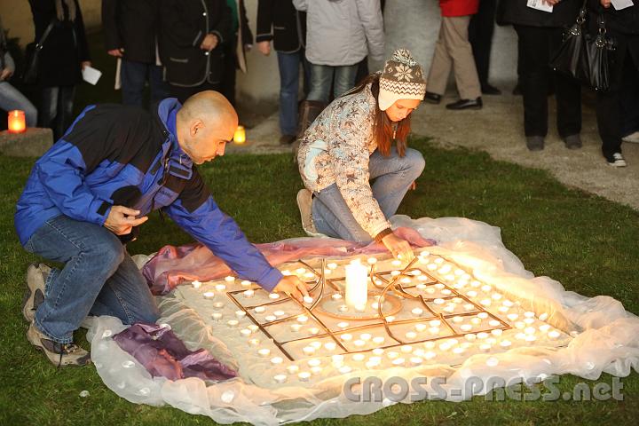 2012.10.25_20.08.39.jpg - Ein Blitzfoto: wie unromantisch! Taghell trotz tiefster Dunkelheit...