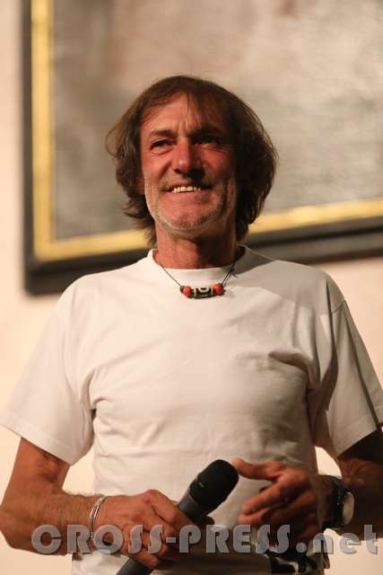 2016.09.29_20.36.21_94.JPG - Hans Kammerlander gehört zu den außergewöhnlichen Bergsteigern unserer Zeit.   Er hat zwölf der vierzehn Achttausender bestiegen.