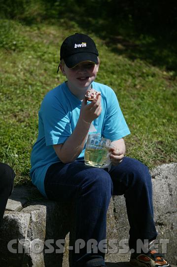 2008.04.27_11.58.56.JPG - Speckbrot und (S��-)Most geben Kraft.  :)