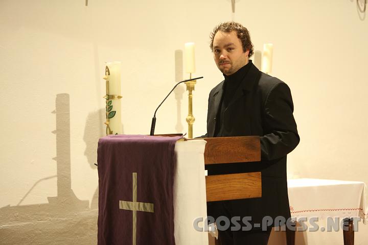 2009.12.12_20.54.23.jpg - Christian Schmidbauer, der Chorleiter.
