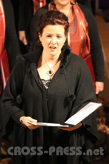 2012.10.06_20.29.15.jpg - Regina Riel, Sopran.
