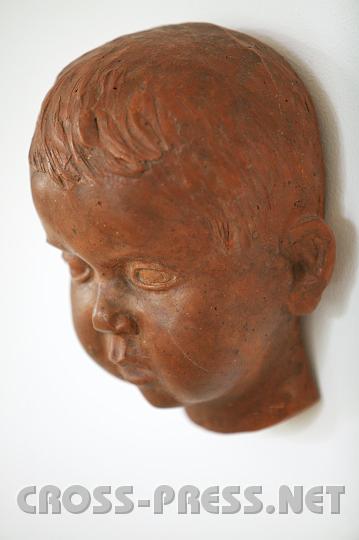 2008.06.08_12.19.30.JPG - Susanne, Enkelin des K�nstlers Kunibert Zinner.