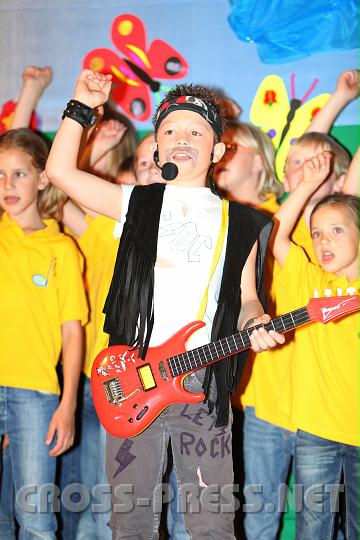 2010.06.26_19.21.45.jpg - Rocks�nger Shaky (Stephan Berndl) ist klarerweise ebenfalls ein Musiker.