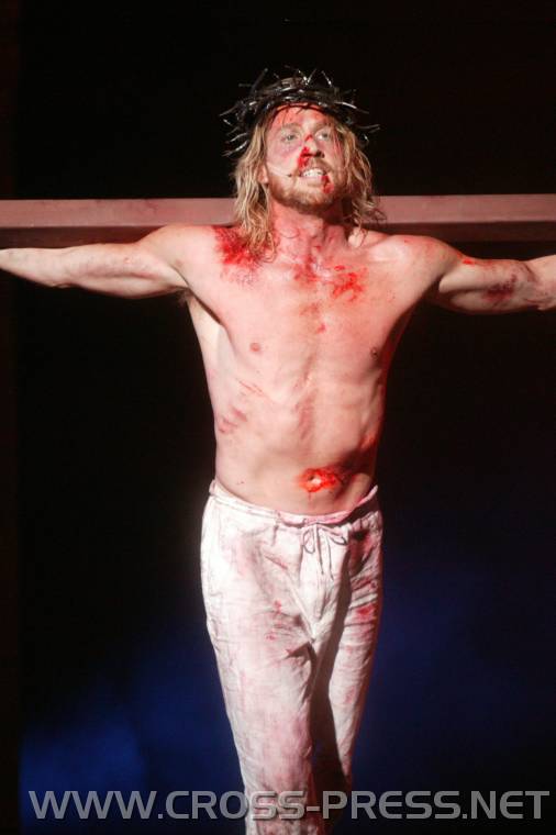 05.07.20_110 Jesus tr�gt das Kreuz.