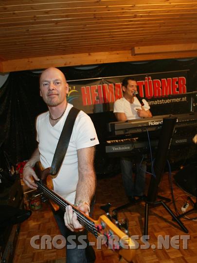 2009.02.07_22.16.40.jpg - Die "Heimatst�rmer" st�rmten hoch hinauf auf der Beliebtheitsskala der G�ste.