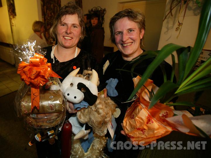 2009.02.07_22.36.38.jpg - Die "K�he" mit Siegerpremierung.