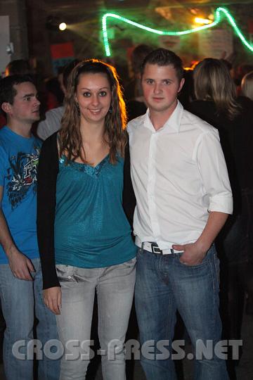 2009.10.25_22.37.47.jpg - Die beiden "Obermafiosi" alias Jugendf�hrer der KJ Ertl und Ball-Organisatoren: Sabine Kalkgruber und Marco Mayrhofer.