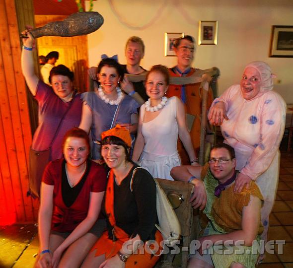 2009.01.17_22.18.58.JPG - Sieger der Einheimischen-Bewertung: "Die Flintstones" aus K�rnberg.