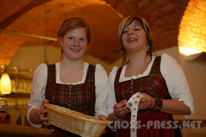 2009.02.07_20.44.34.jpg - Sabine Kaltenb�ck und Karin Kern.