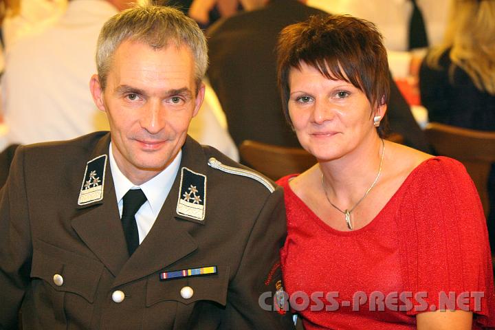 2009.11.14_21.51.57.jpg - Als langj�hriger Feuerwehrmann ist Willi Fritsch mit Gattin Heidi aus Seitenstetten jedes Jahr gerne dabei.