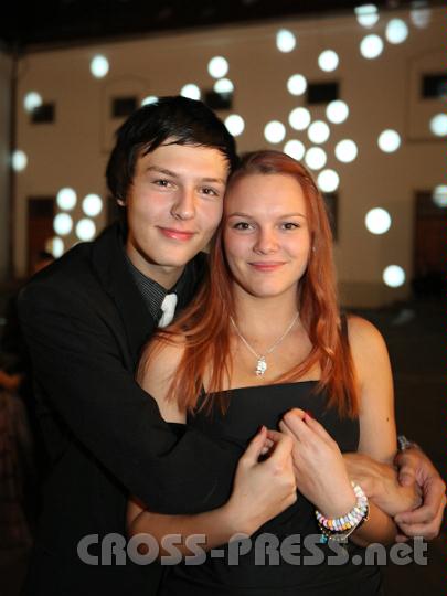 2011.09.24_22.50.01_01.jpg - Den Griff nach den Sternen interpretierten manche Jugendliche auf ihre Weise.  ;)