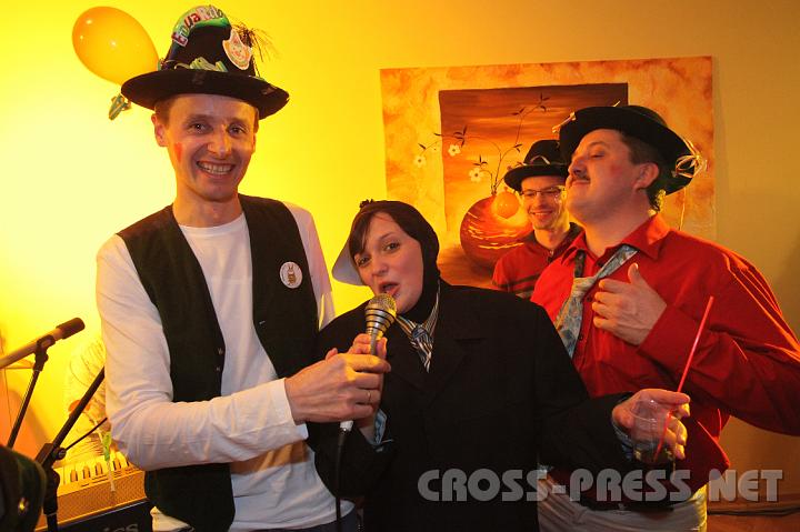 2009.02.14_22.28.28.jpg - Gastgeber Musikkapellmeister Eduard Gassner und FF-Kommandant Alois Mair.