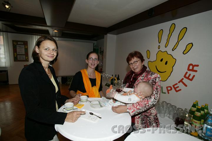 2008.09.27_13.54.46_01.JPG - Mag. Tina Haberfehlner, Katharina Tanzer und Frau Kaindl (Lisas Mutter) mit Jonas Tanzer.