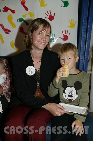 2008.09.27_14.04.30.JPG - Angela Gruber mit Sohn Fabian.