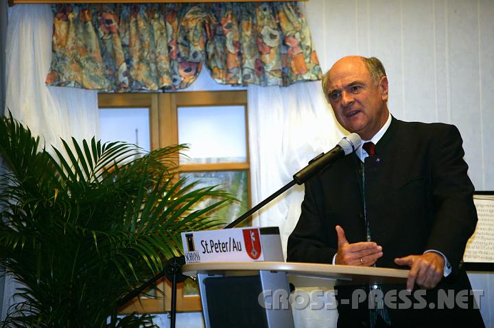 2008.11.08_11.50.44.JPG - LH Pr�ll: "Ab heute bin ich nicht nur ein Radlbrunner, sondern auch ein St.Peterer!"