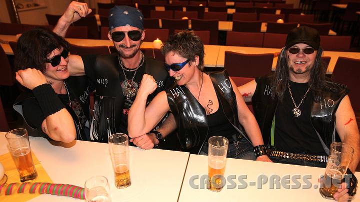 2009.02.21_20.39.14.jpg - Die "Wilden Rocker": Gertrude und Franz Brenn aus St.Peter mit Erika und Andreas Burian aus Weistrach.