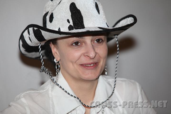 2009.02.21_20.29.45.jpg - Cooles "Cow-Girl" im Schloss: Sandra Schirghuber.