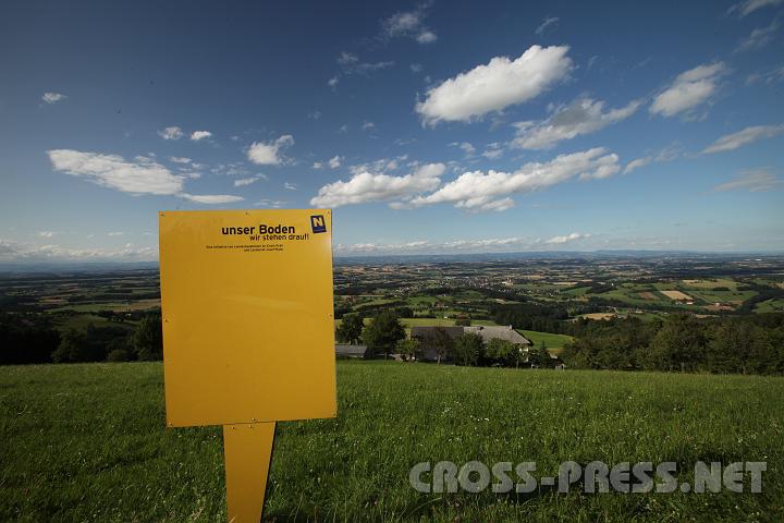 2009.07.19_17.35.46.jpg - "Unser Boden ... wir stehen drauf !"