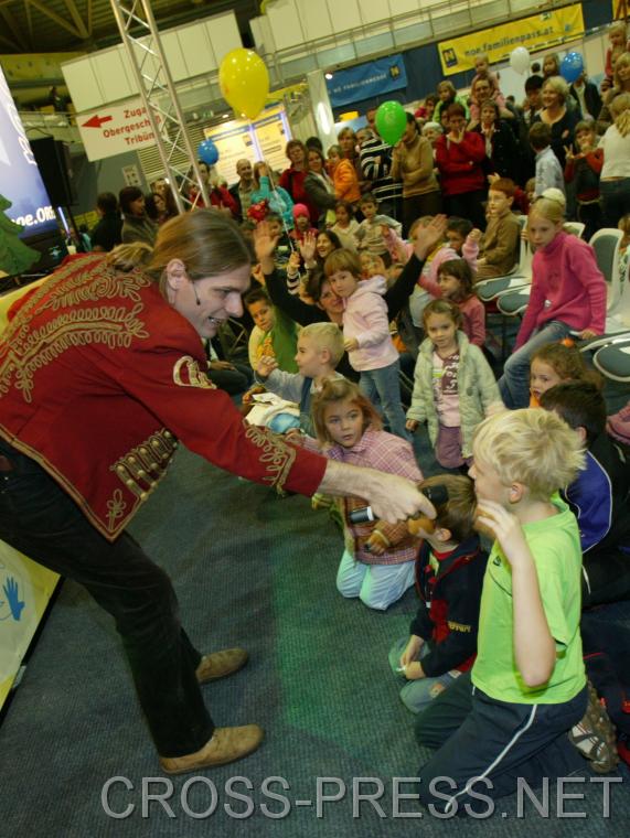 06.11.05_006 'Schneewittchen - und wer spielt die Zwerge ?' Mitspiel-Theater von Christoph Rabls Truppe 'Traumf�nger'. http://www.traumfaenger.co.at