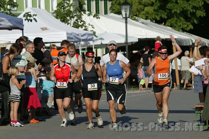 2008.06.21_18.27.05_01.JPG - Trotz Hitze noch Zeit und Kraft f�r "Gi'me 5!" Wie Sport nur Freude machen kann ... :)