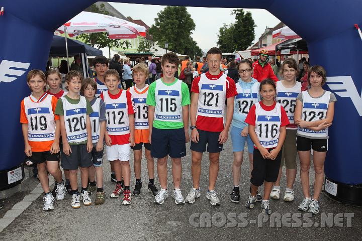 2009.06.20_17.58.02_01.jpg - Die Kids der Jahrg�nge 1994 bis 1998 in Startposition.