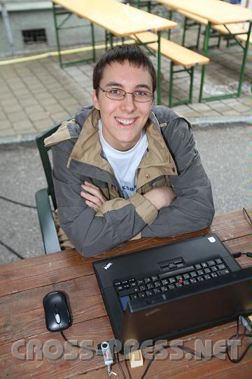 2010.06.19_17.45.47_01.jpg - David, Ortsmeister im Computerhacken  ;))