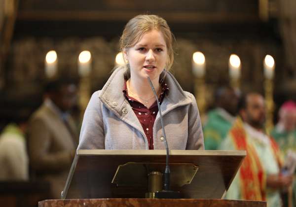 Fürbitten und Lesung